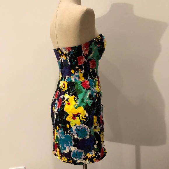 Floral strapless mini dress - Picture 3 of 5